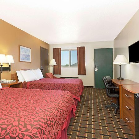 Days Inn By Wyndham Paxton Dış mekan fotoğraf