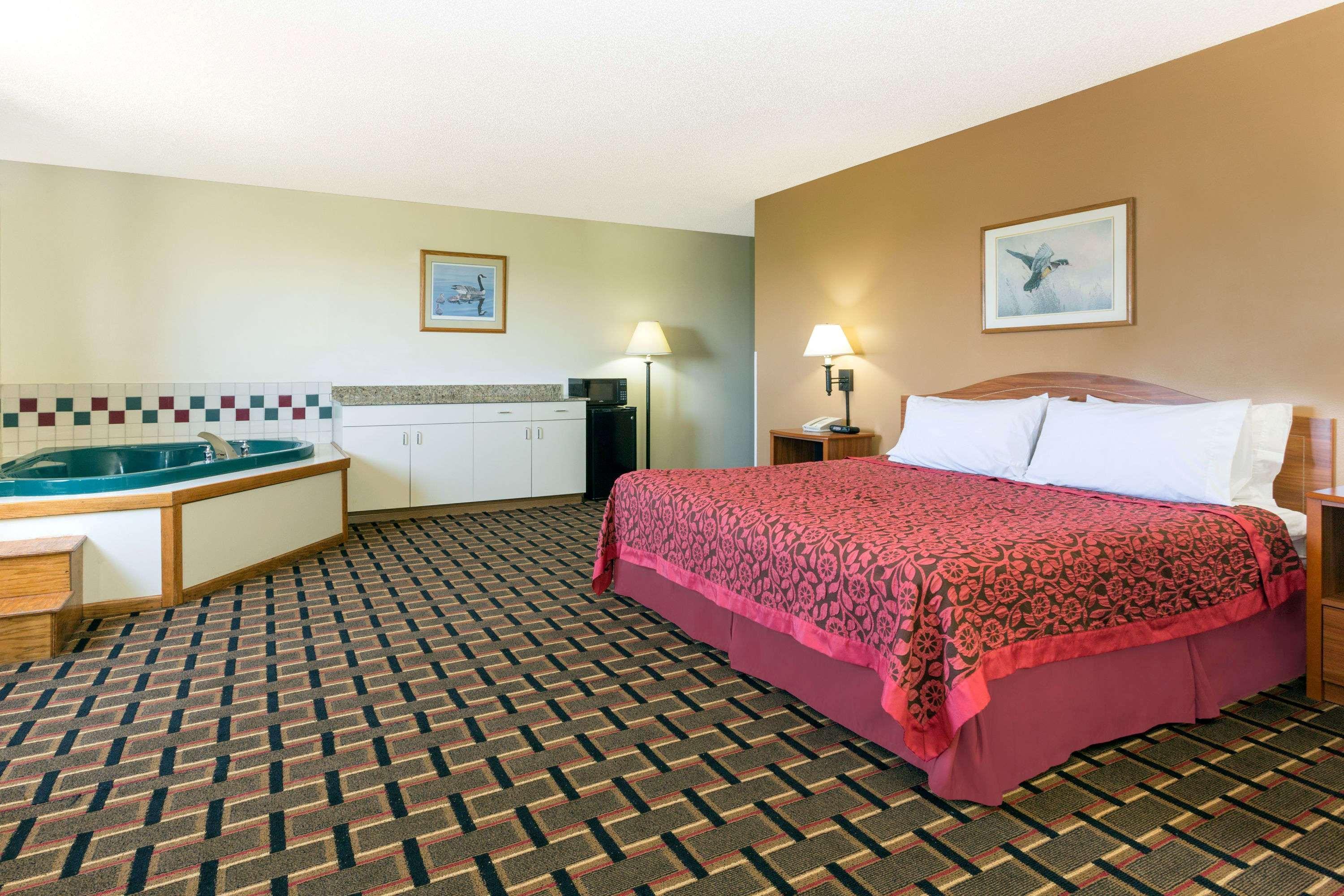 Days Inn By Wyndham Paxton Dış mekan fotoğraf