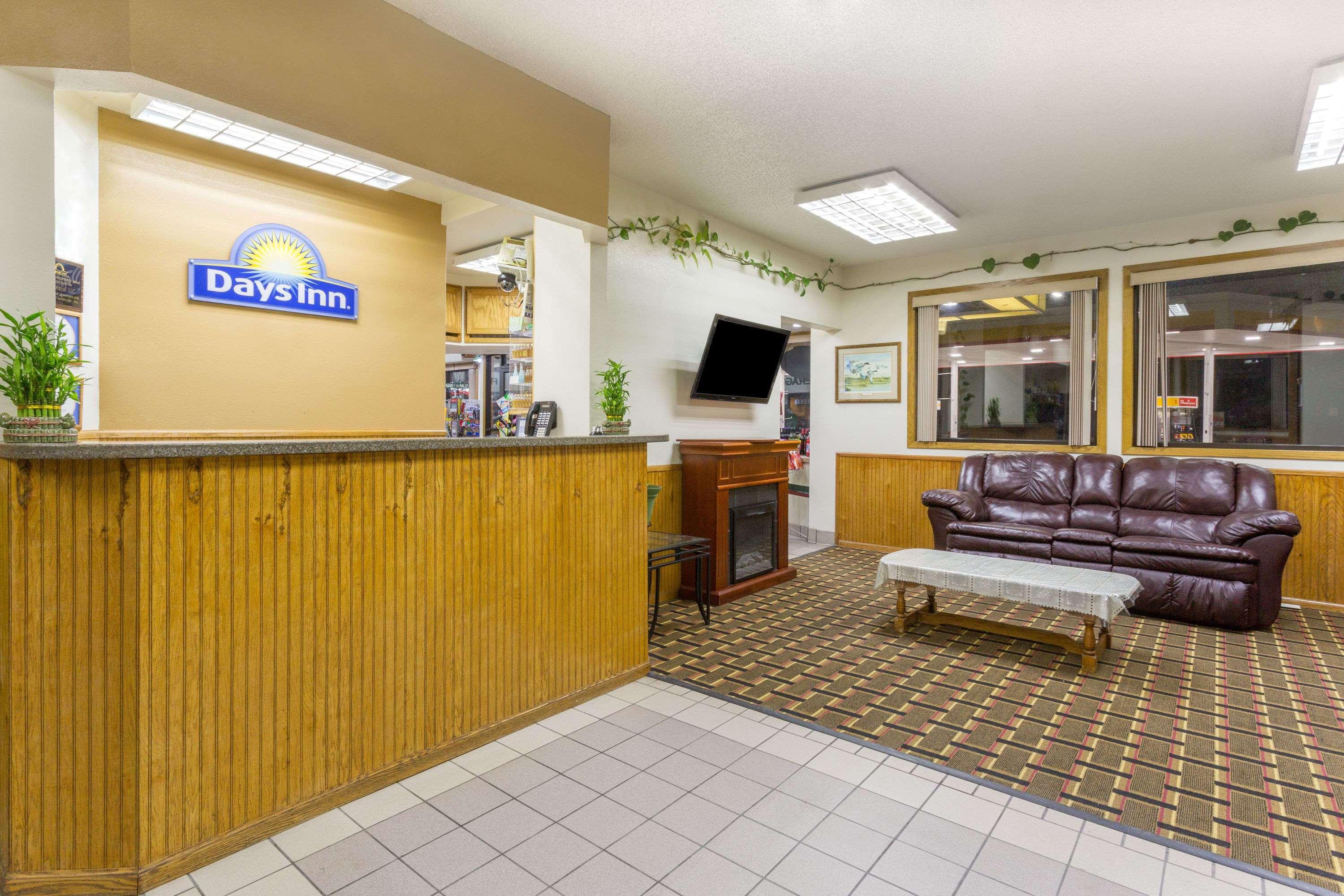 Days Inn By Wyndham Paxton Dış mekan fotoğraf